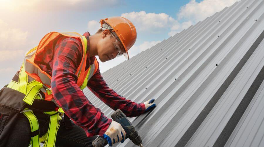 Professional gutter cleaning in Saul, KY